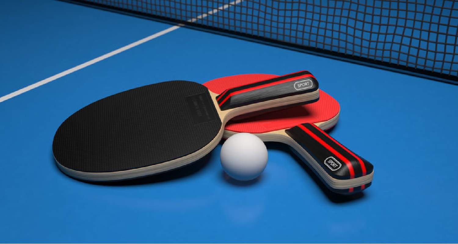 What angle should you hold your ping pong paddle